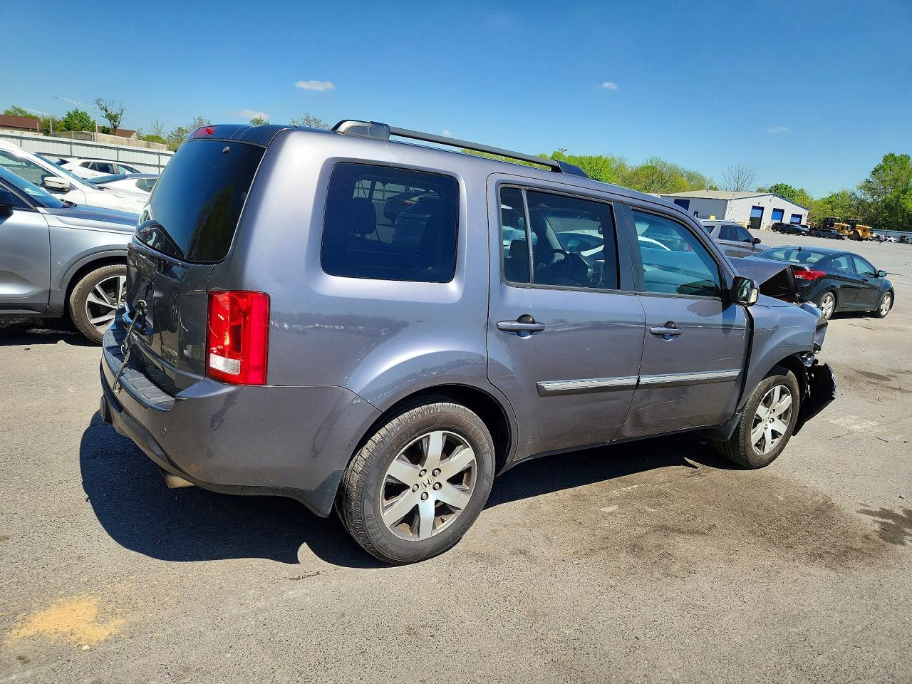 2015 Honda Pilot Touring - Image 3