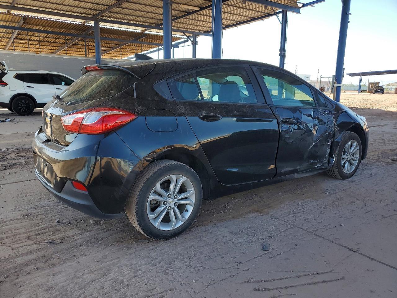 2019 Chevrolet Cruze Ls - Фото 3