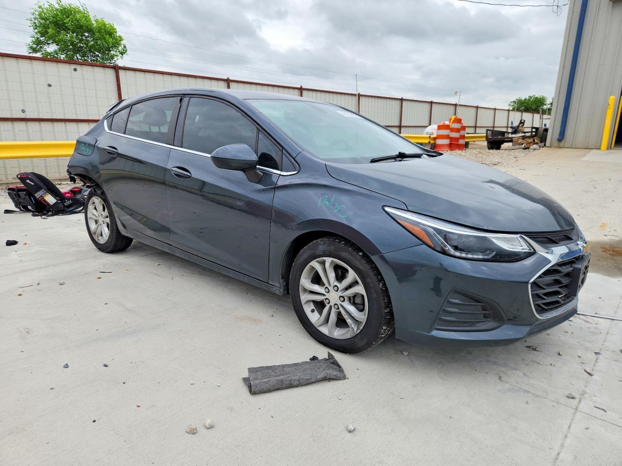 2019 Chevrolet Cruze Lt - Image 4
