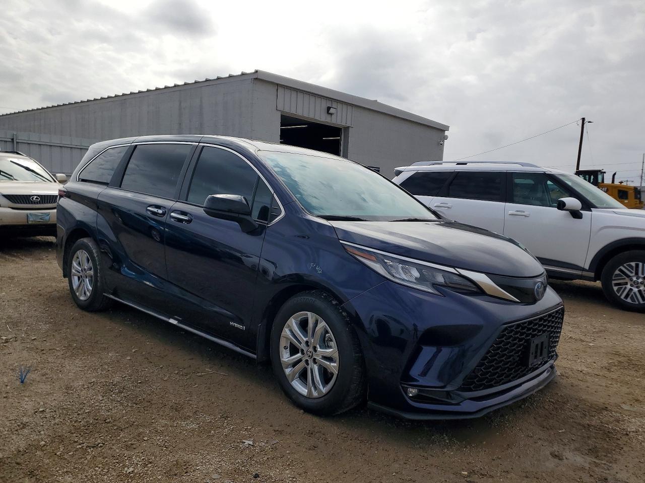 2021 Toyota Sienna Xse - Фото 4