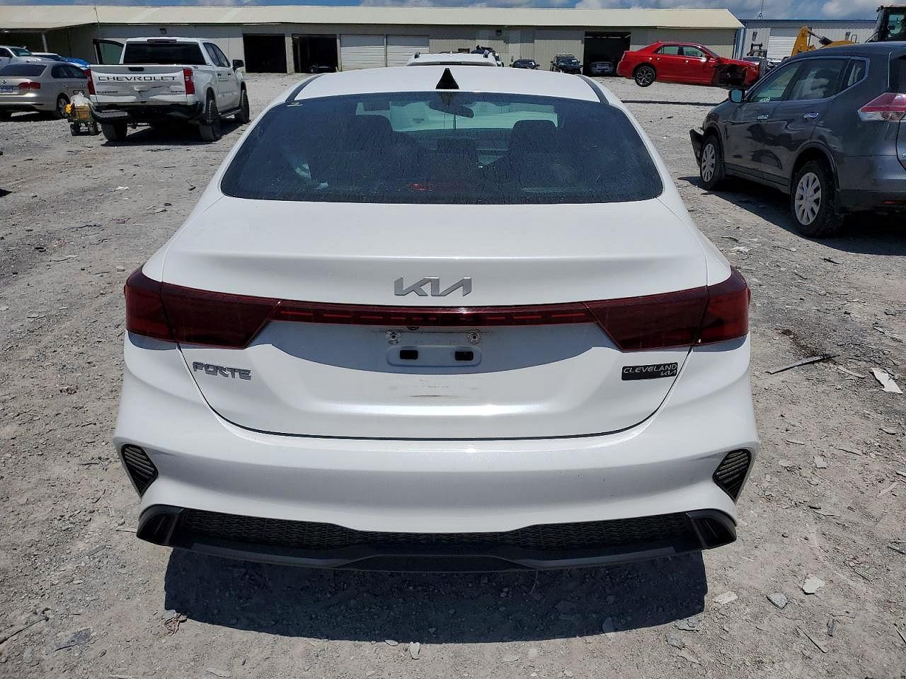2023 Kia Forte Lxs - Image 6
