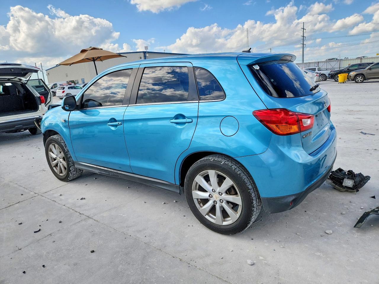 2013 Mitsubishi Outlander Sport Se - Image 2