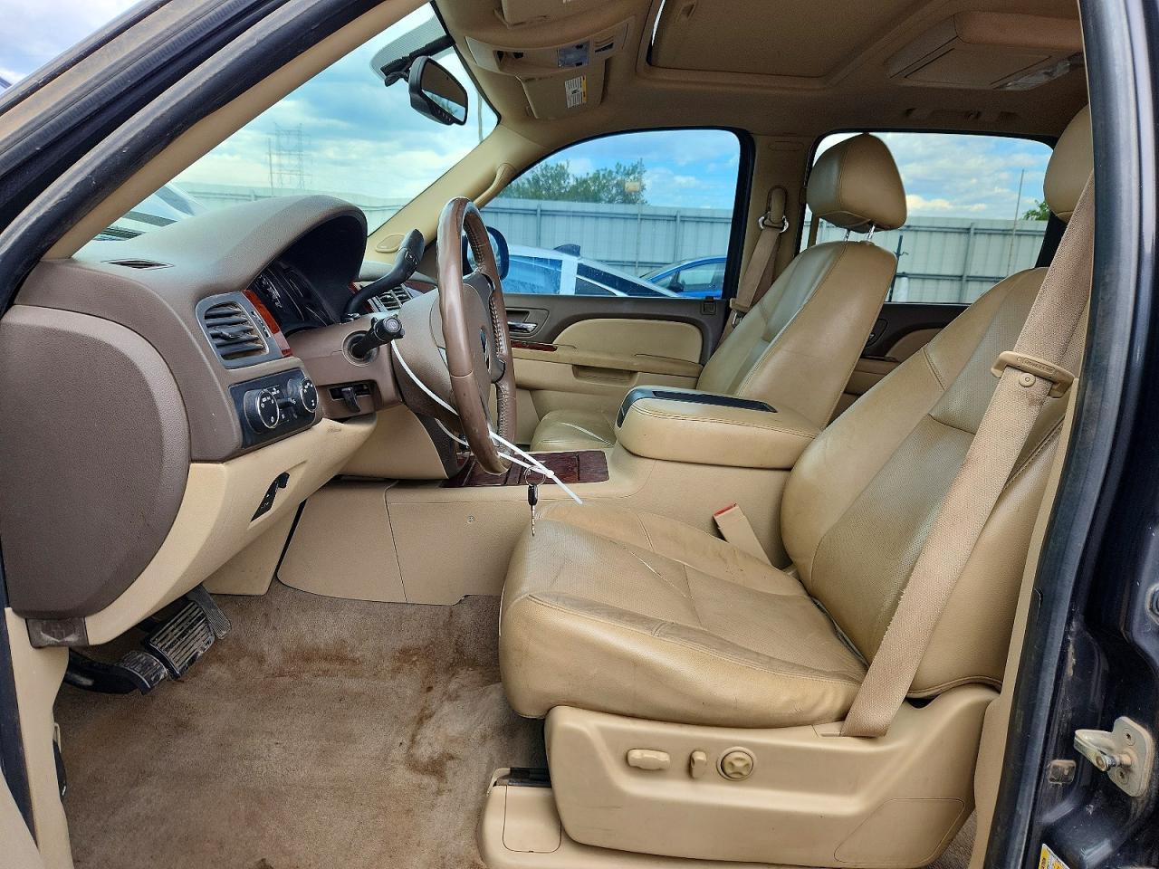 2010 Chevrolet Suburban K1500 Ltz - Image 7