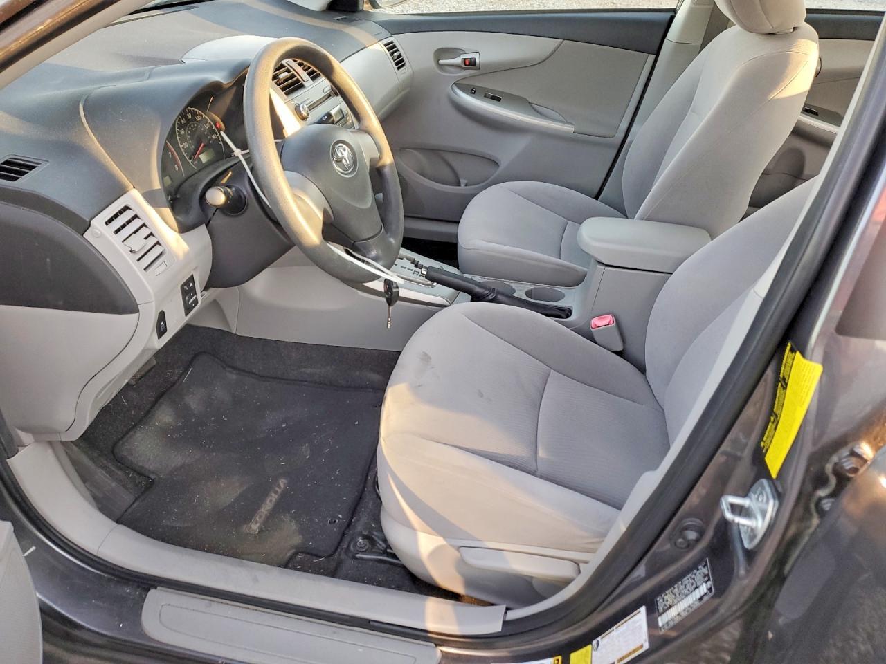 2011 Toyota Corolla Le - Image 7