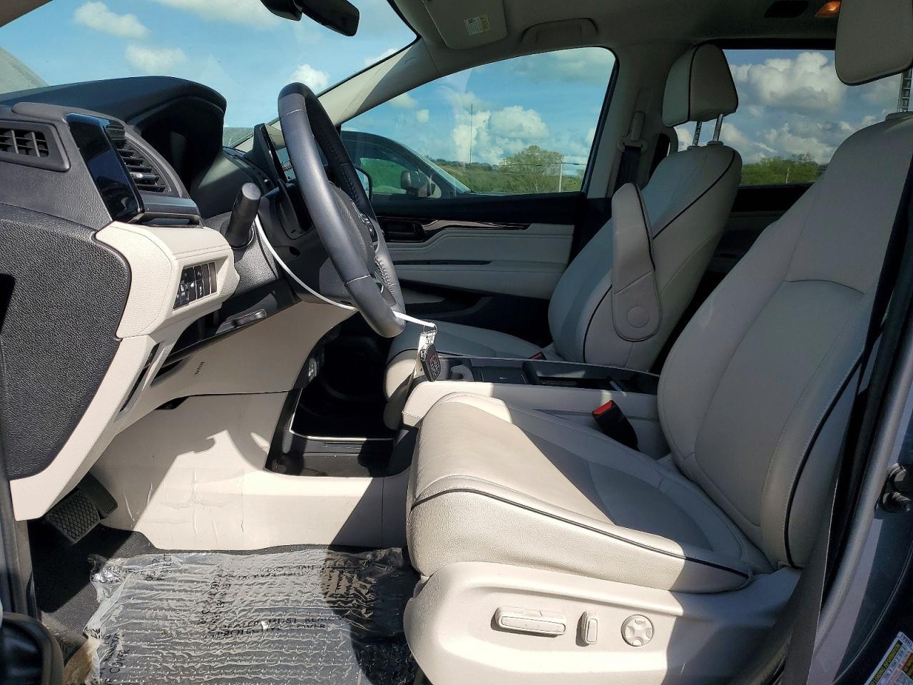 2025 Honda Odyssey Touring - Фото 7