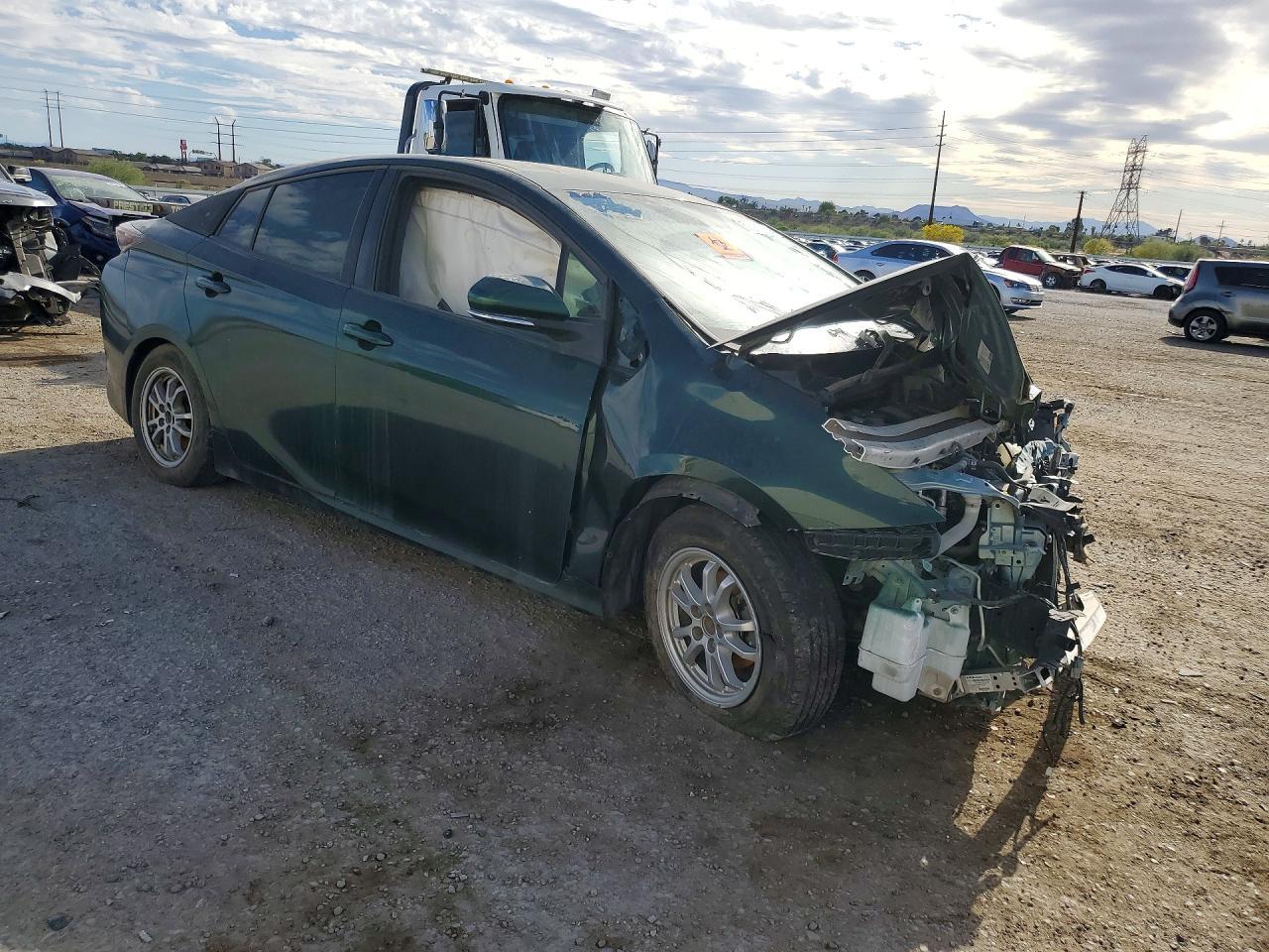 2016 Toyota Prius Two - Фото 4