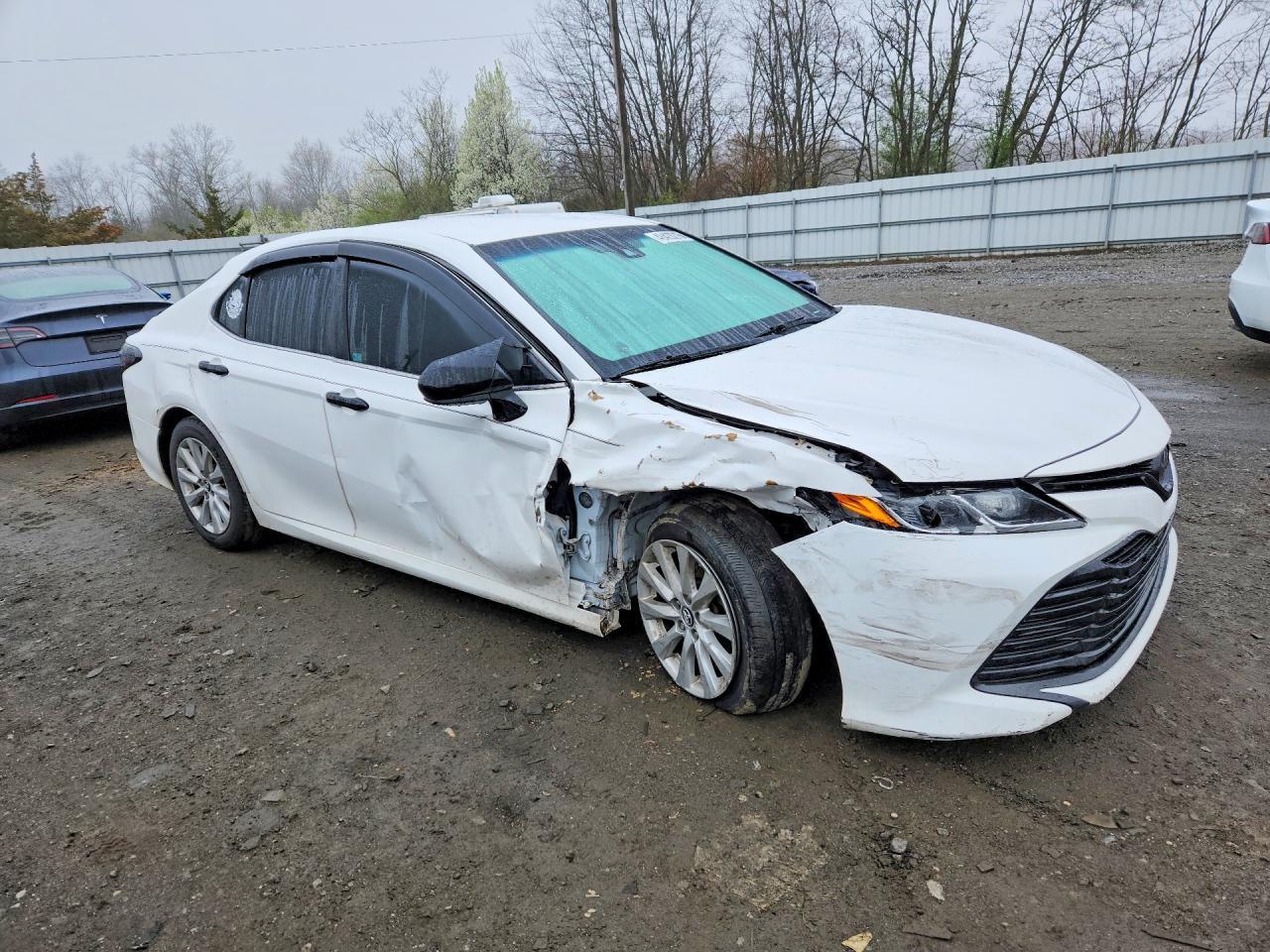 2018 Toyota Camry Le - Фото 4