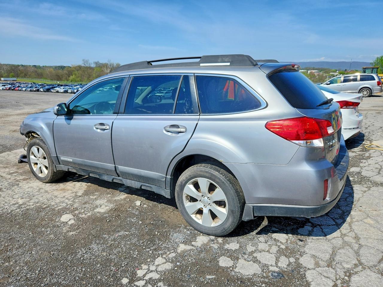 2010 Subaru Outback 2.5I Premium - Фото 2