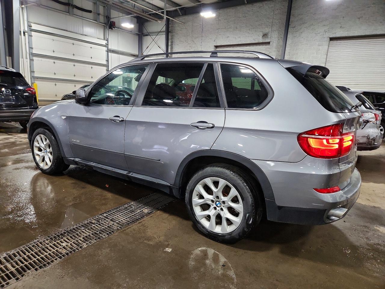 2011 BMW X5 xDrive35I - Фото 2