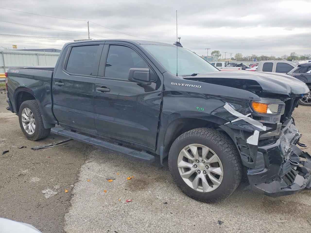 2021 Chevrolet Silverado K1500 Custom - Фото 4