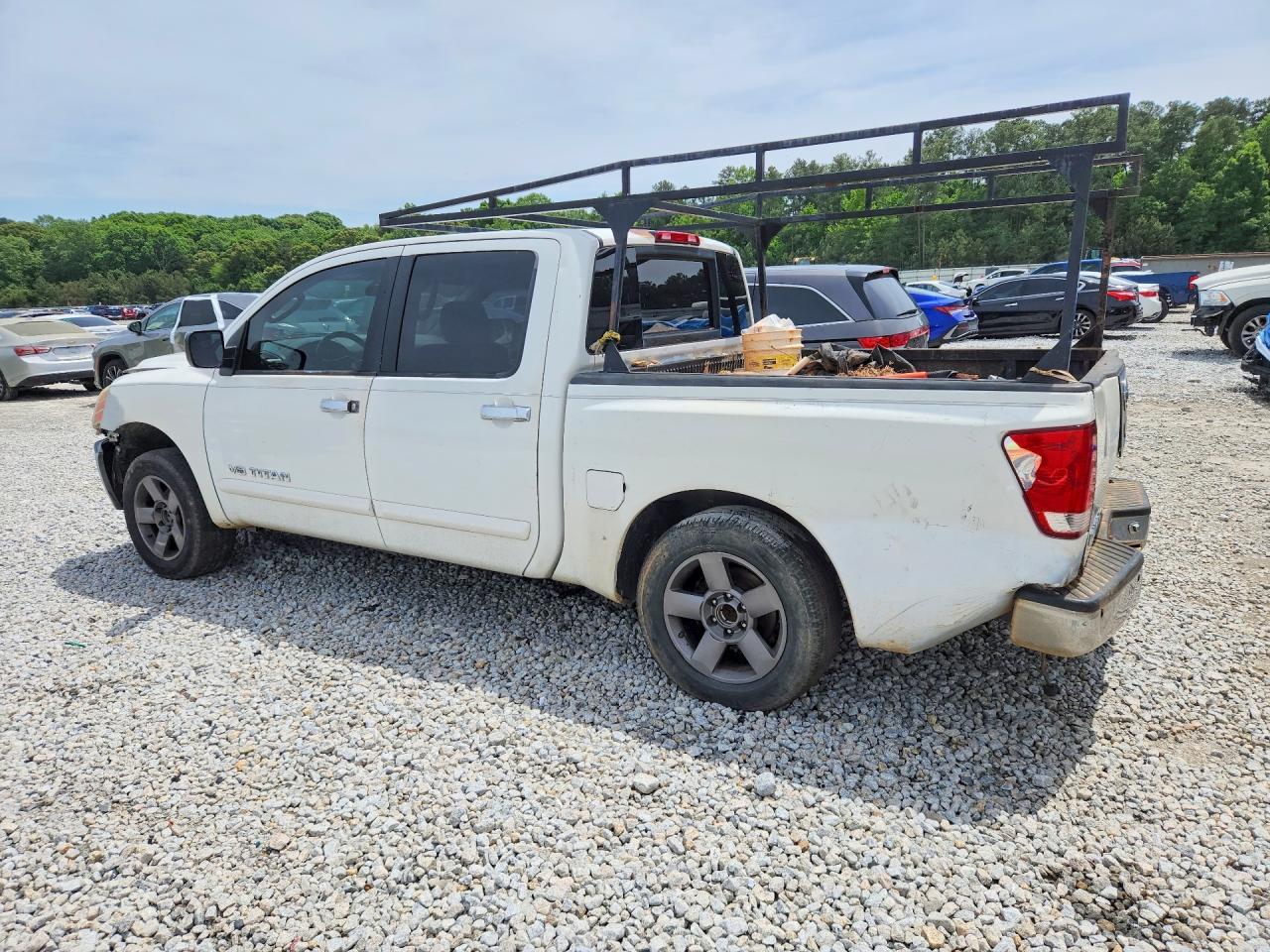 2005 Nissan Titan Xe - Image 2