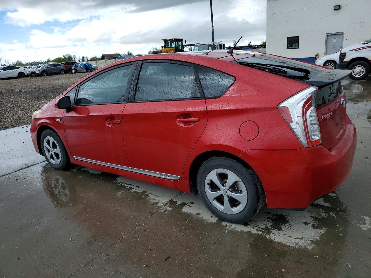 2013 Toyota Prius Two - Фото 2