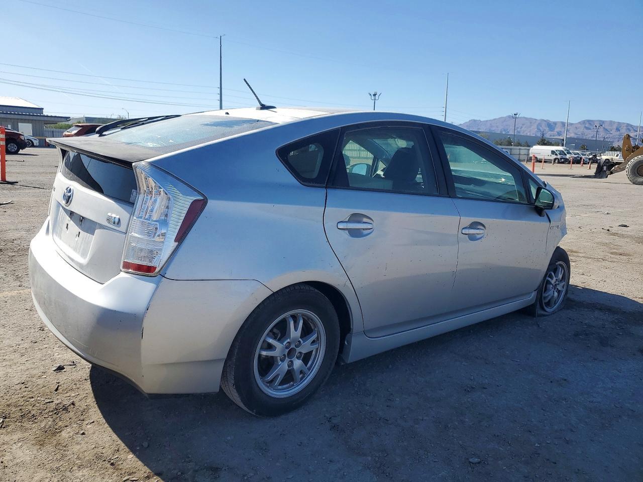 2010 Toyota Prius Iv - Фото 3
