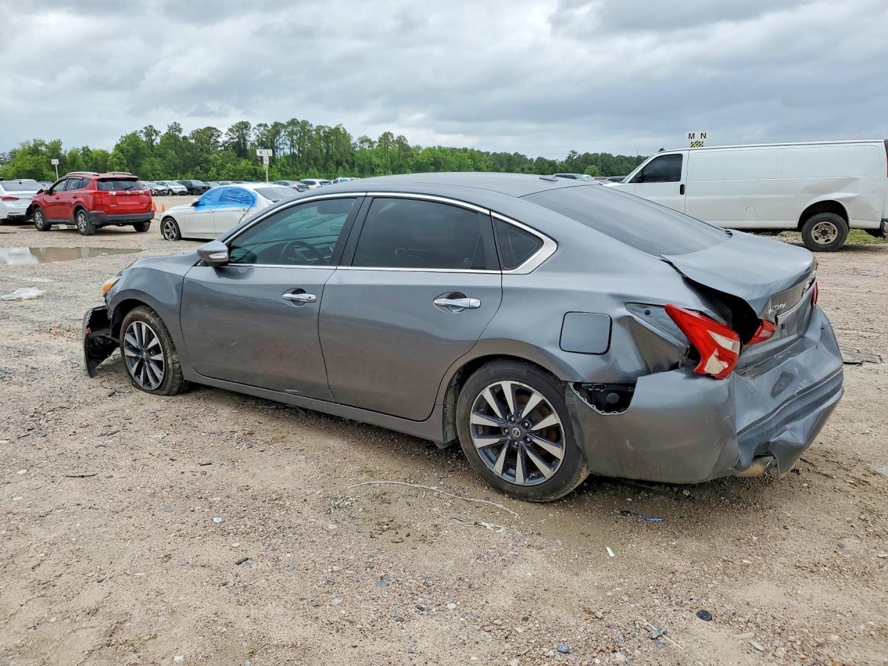 2017 Nissan Altama - Image 2