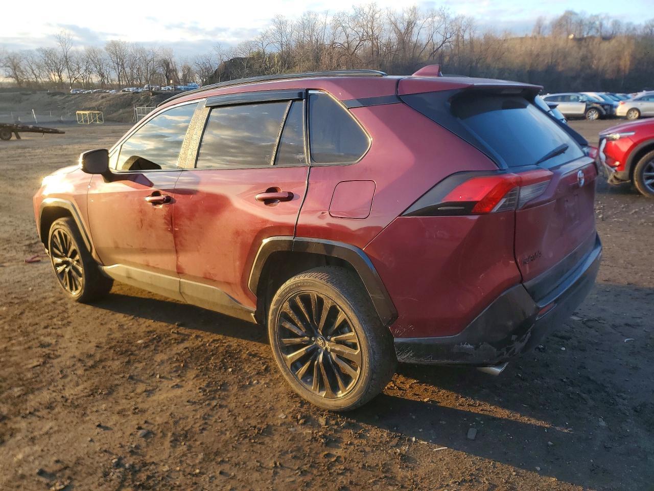 2022 Toyota Rav4 Xle Premium - Image 2