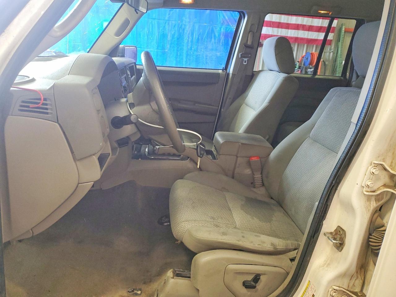 2007 Jeep Commander - Image 7