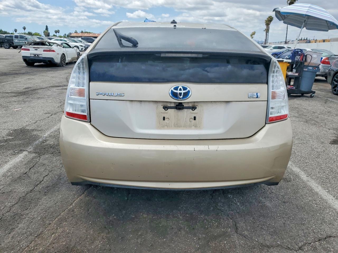 2011 Toyota Prius Two - Фото 6