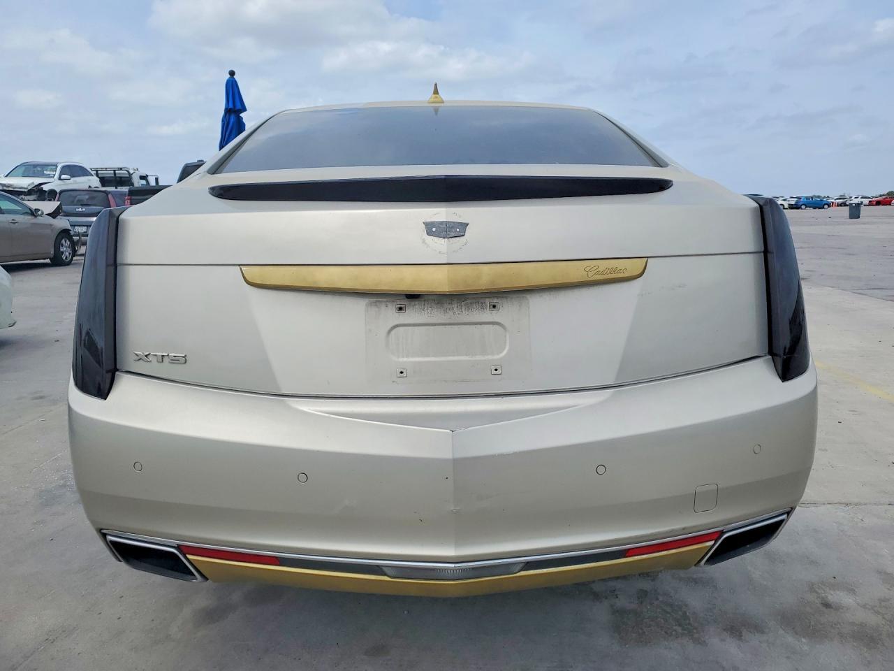 2013 Cadillac Xts Luxury Collection - Image 6