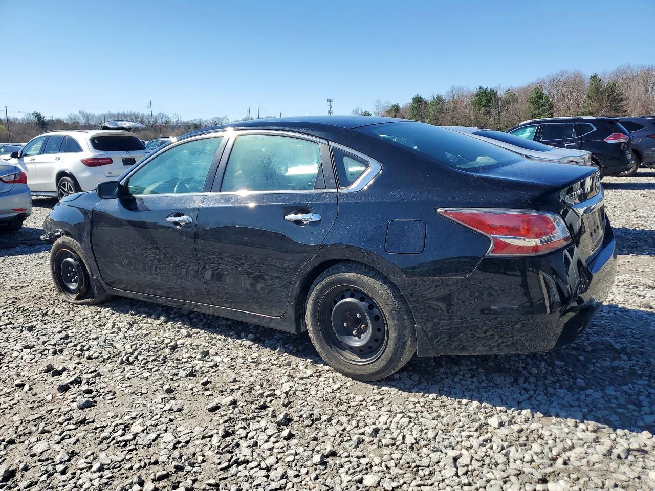 2014 Nissan Altima 2.5 S - Фото 2