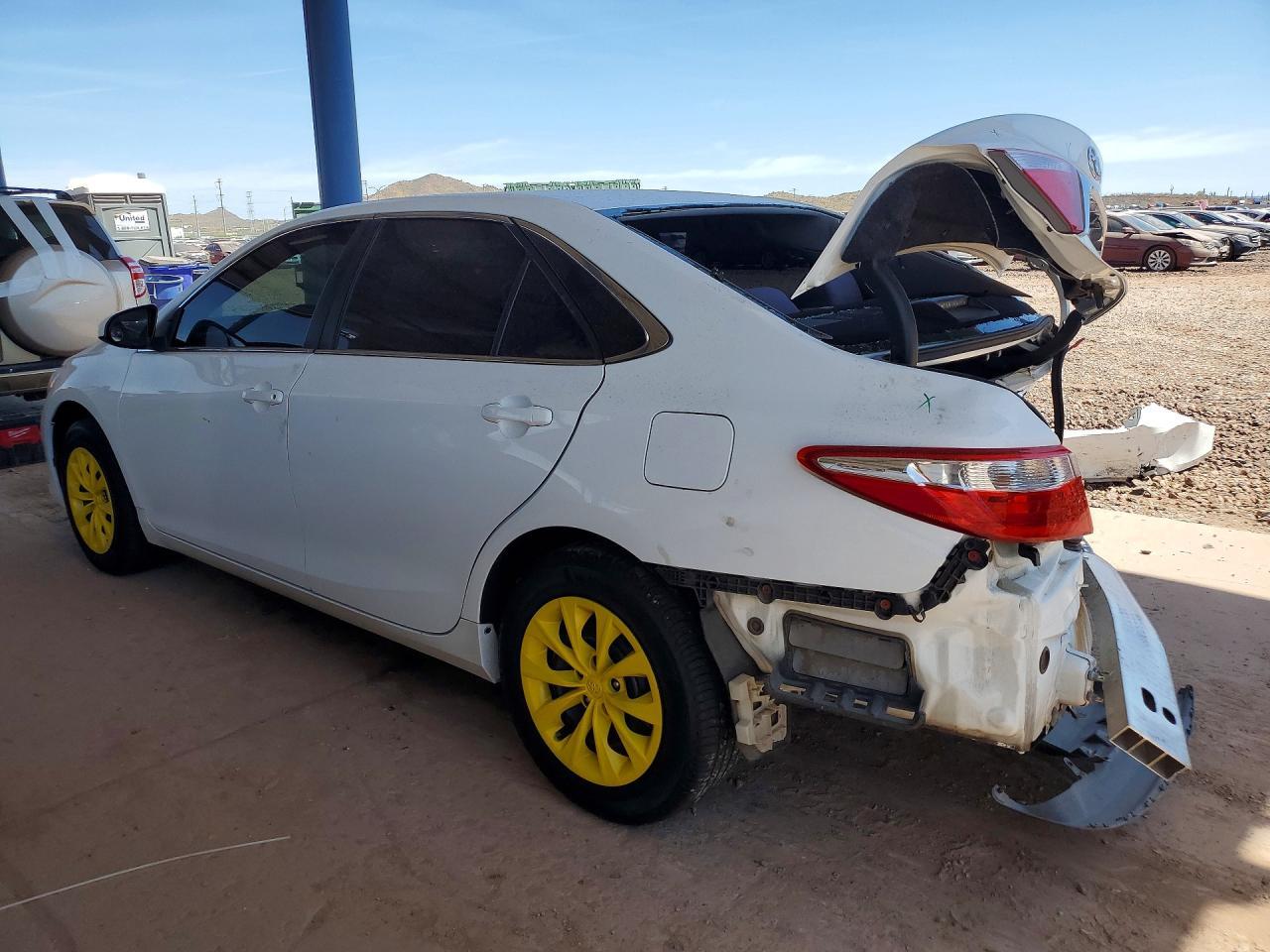 2017 Toyota Camry Le - Фото 2