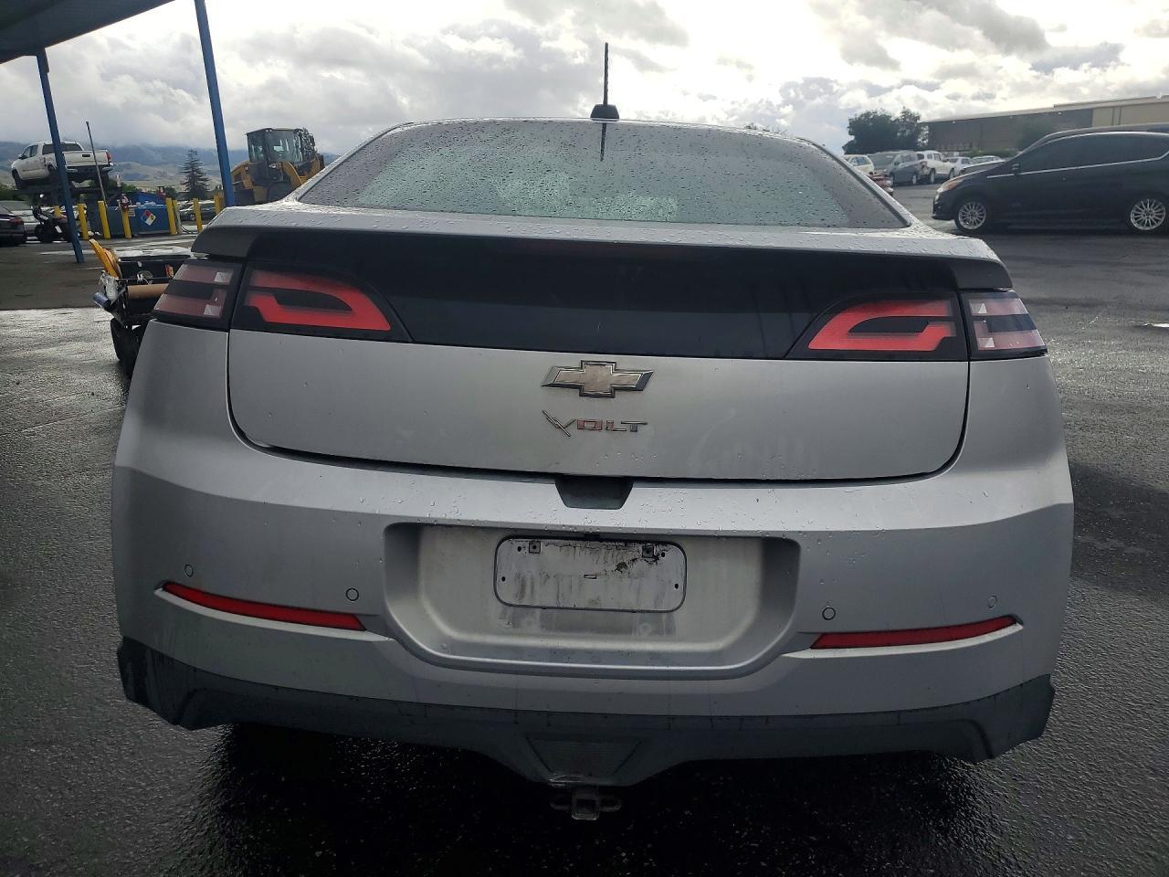 2015 Chevrolet Volt - Image 6