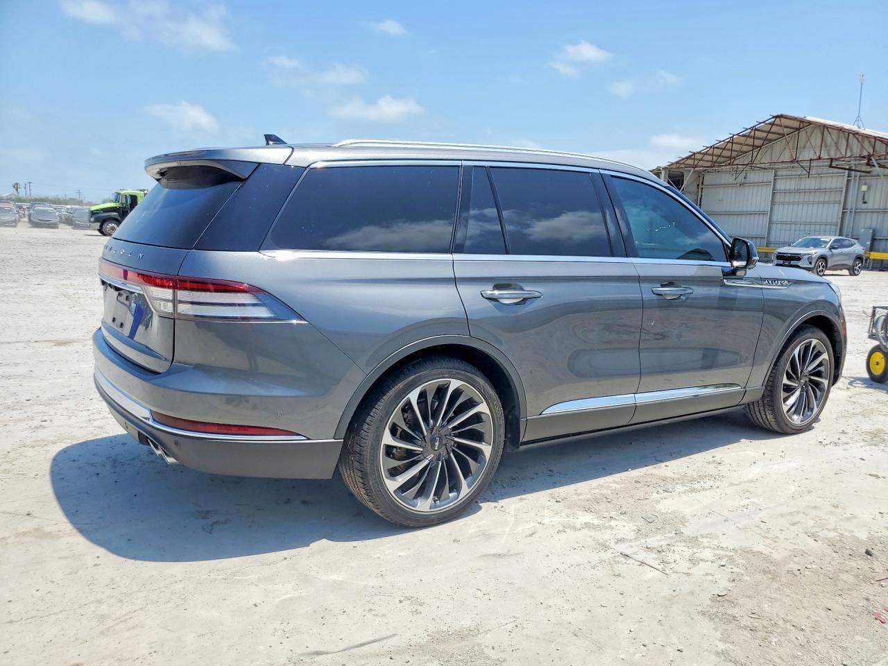 2024 Lincoln Aviator Reserve - Image 3