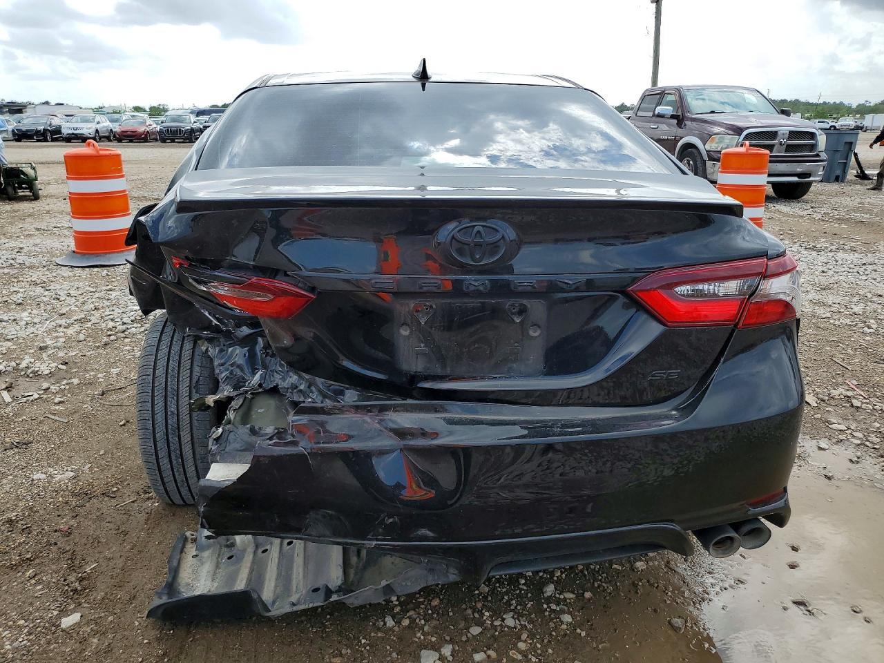 2021 Toyota Camry Se - Image 6