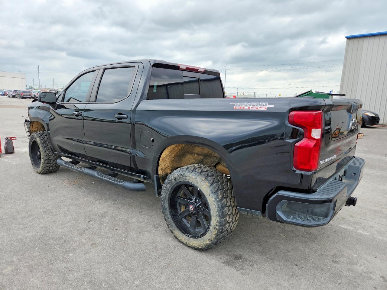 2022 Chevrolet Silverado Ltd K1500 Lt Trail Boss - Image 2