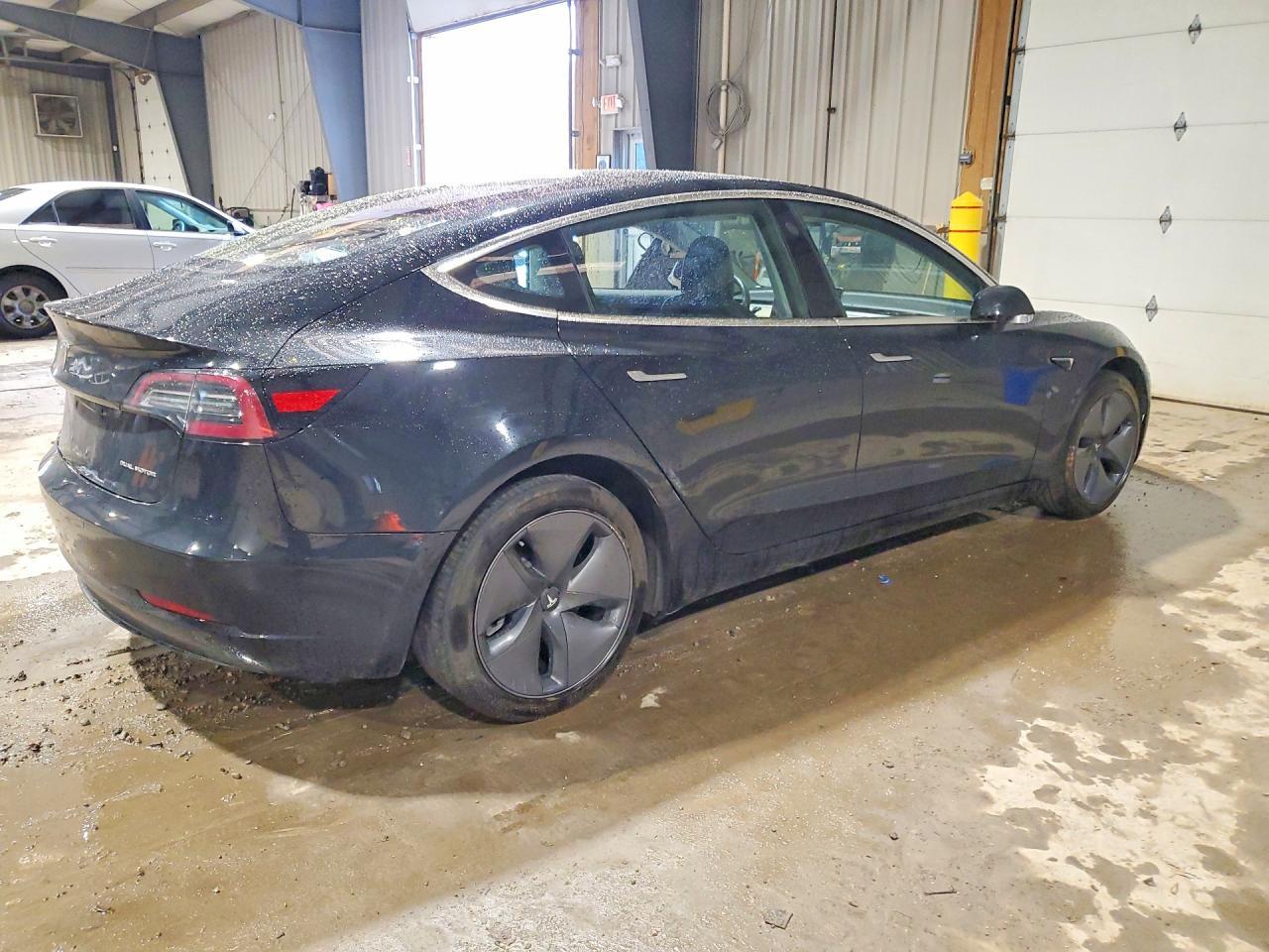 2018 Tesla Model 3 - Фото 3