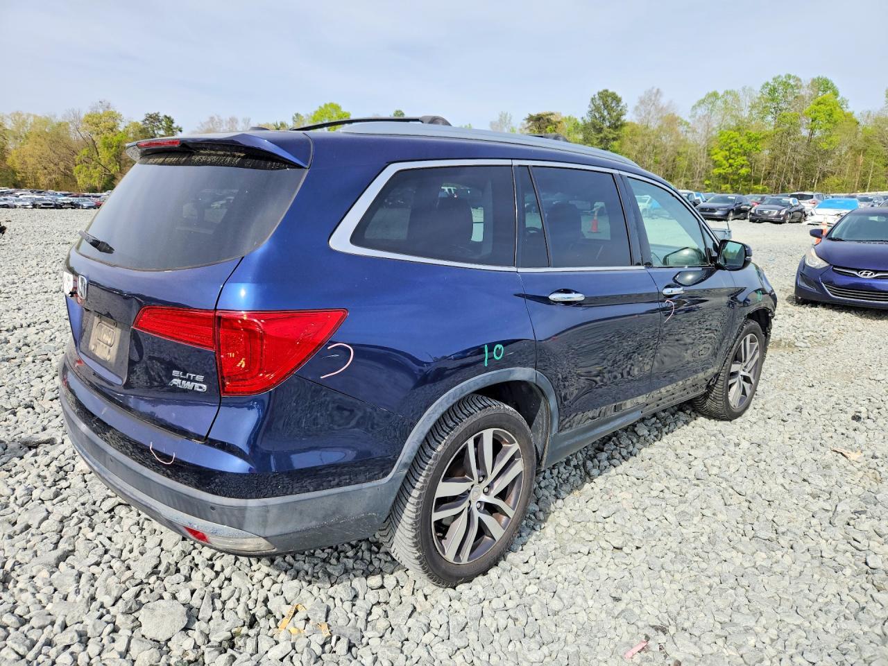 2016 Honda Pilot Elite - Фото 3