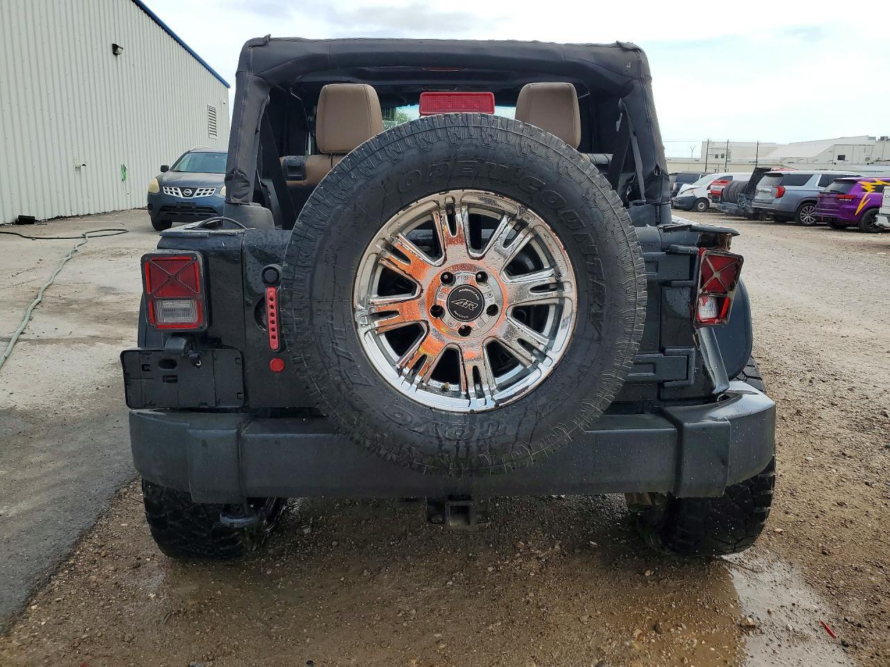 2015 Jeep Wrangler Unlimited Rubicon - Image 6