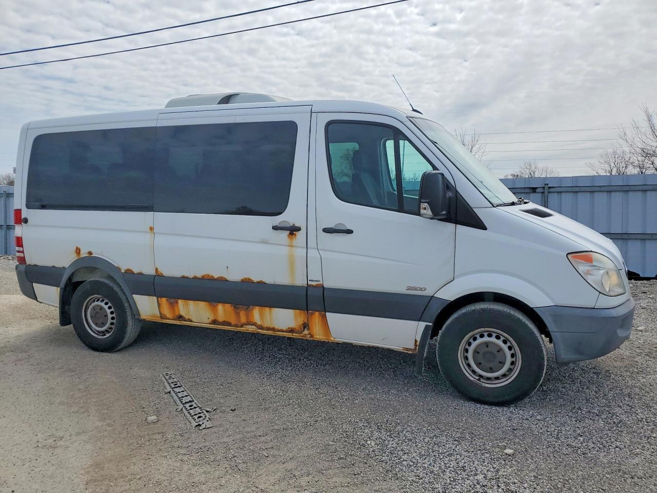 2011 Mercedes Benz Sprinter 2500 - Фото 4