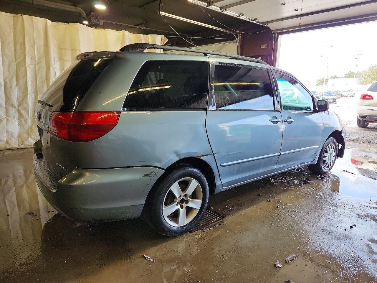 2004 Toyota Sienna Le 7 Passenger - Фото 3