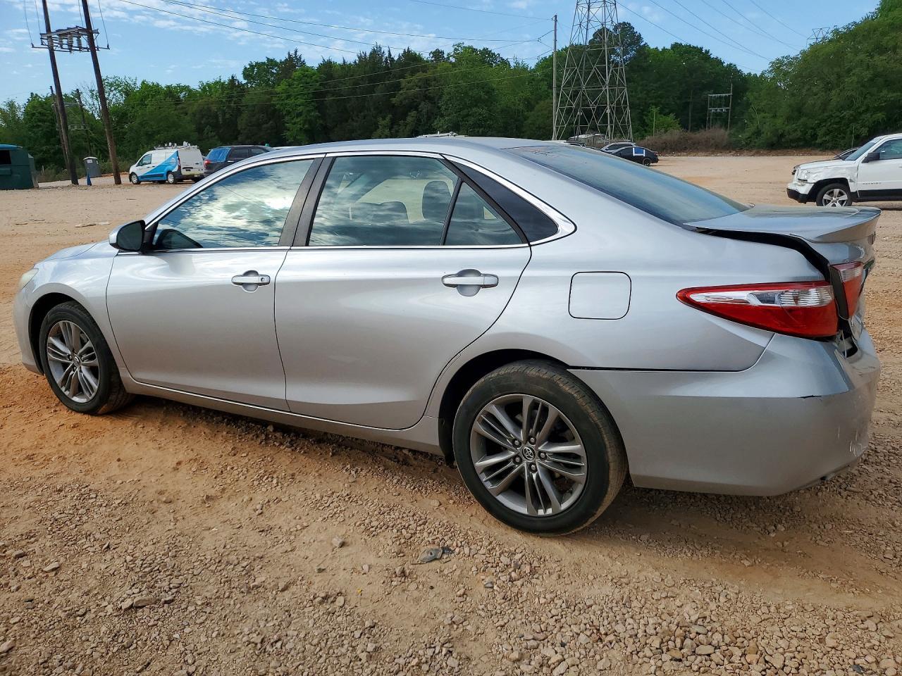 2015 Toyota Camry Se - Image 2