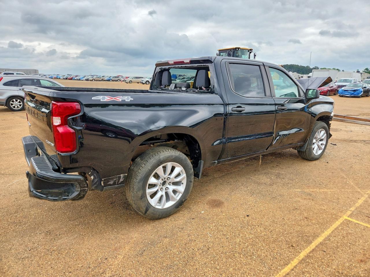 2022 Chevrolet Silverado Ltd K1500 Custom - Image 3