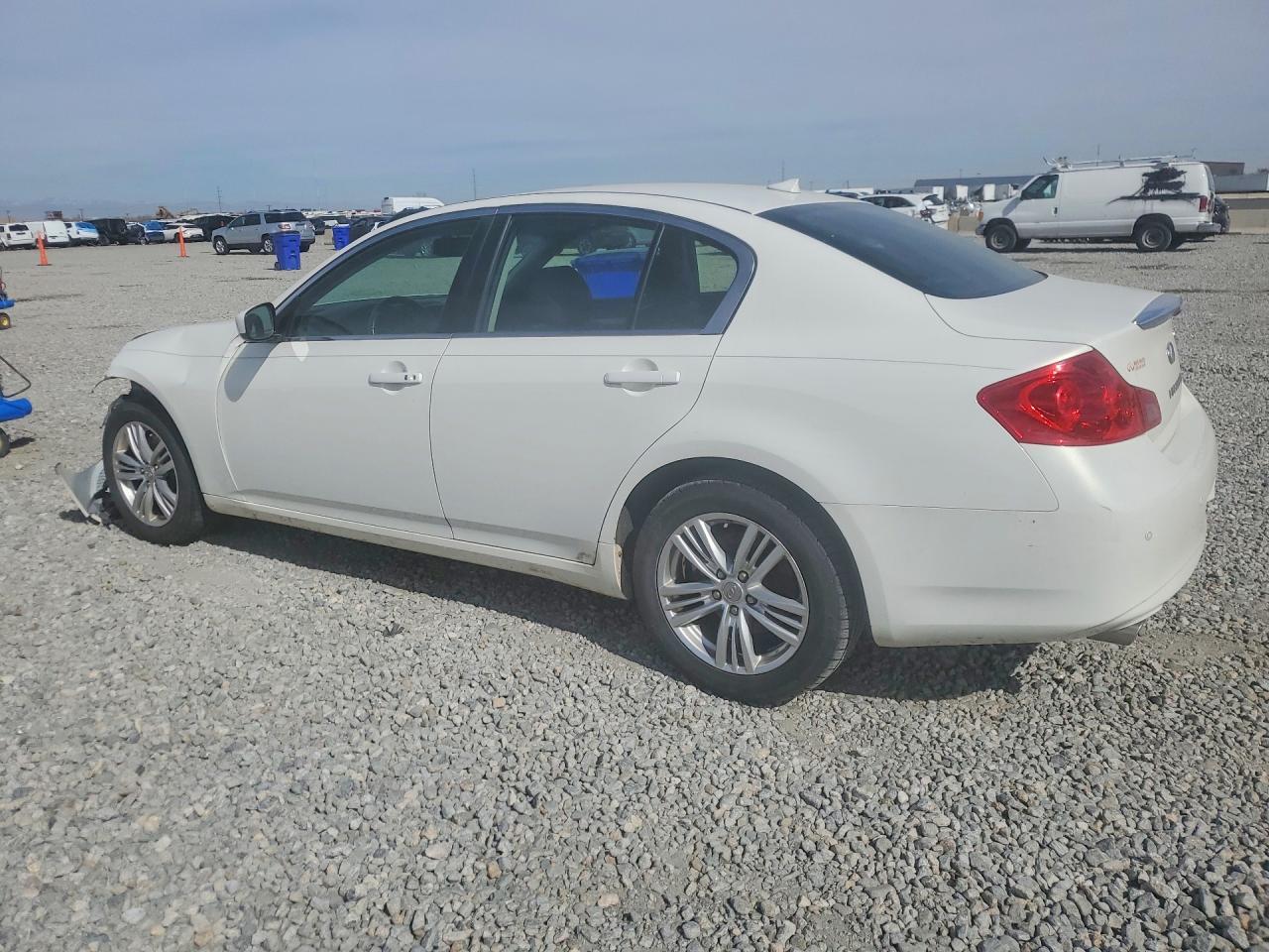 2013 Infiniti G37 - Фото 2