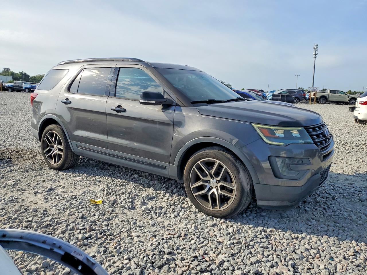 2016 Ford Explorer Sport - Image 4