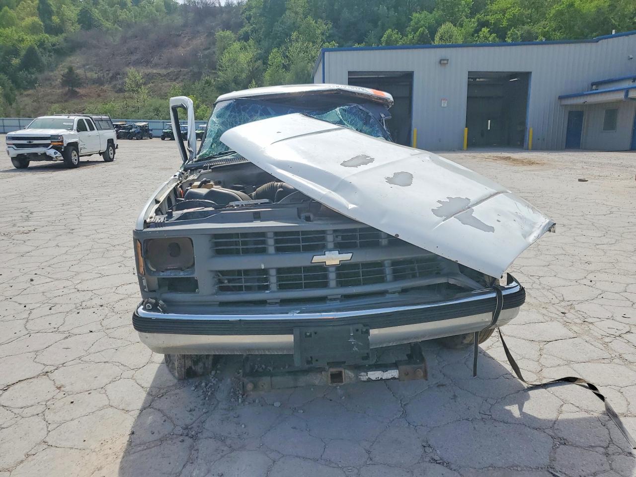 1996 Chevrolet Suburban C1500 - Фото 5