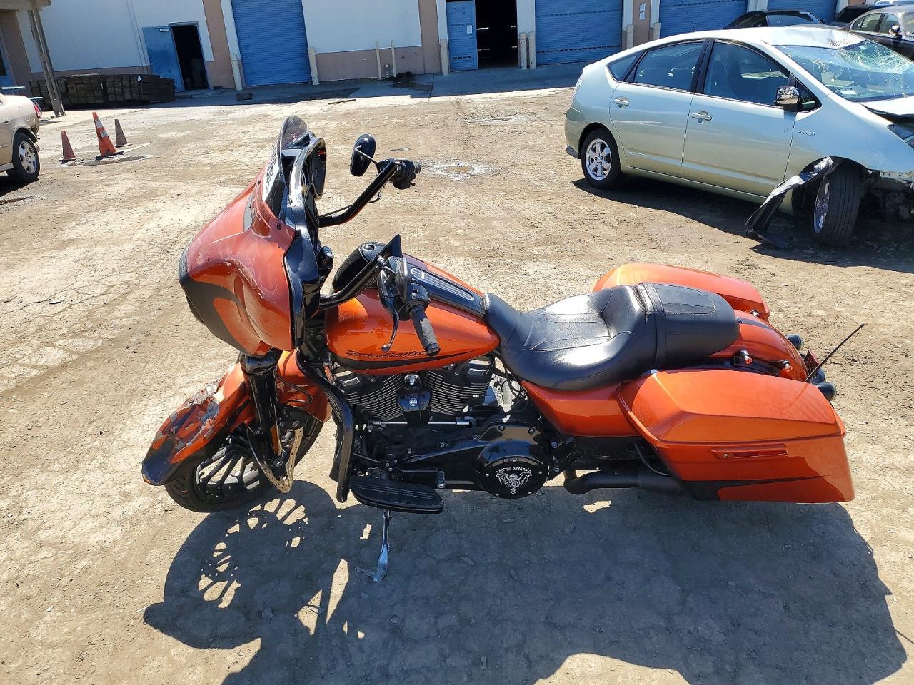 2019 Harley-Davidson Flhxs - Image 3