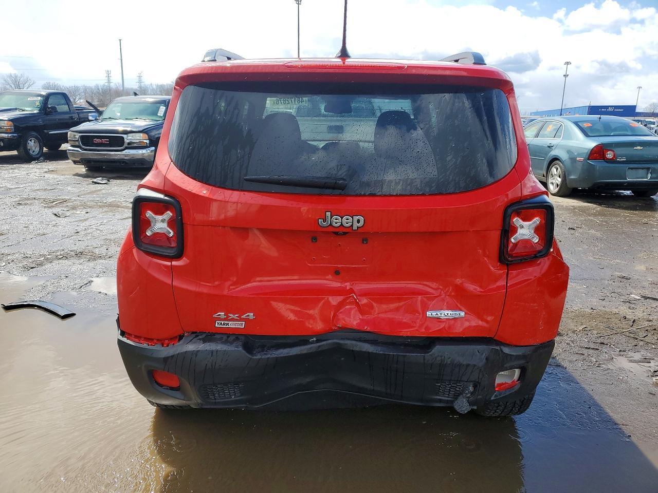2016 Jeep Renegade Latitude - Image 6