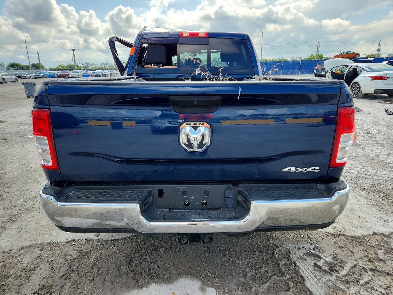 2022 Ram 2500 Tradesman - Фото 6