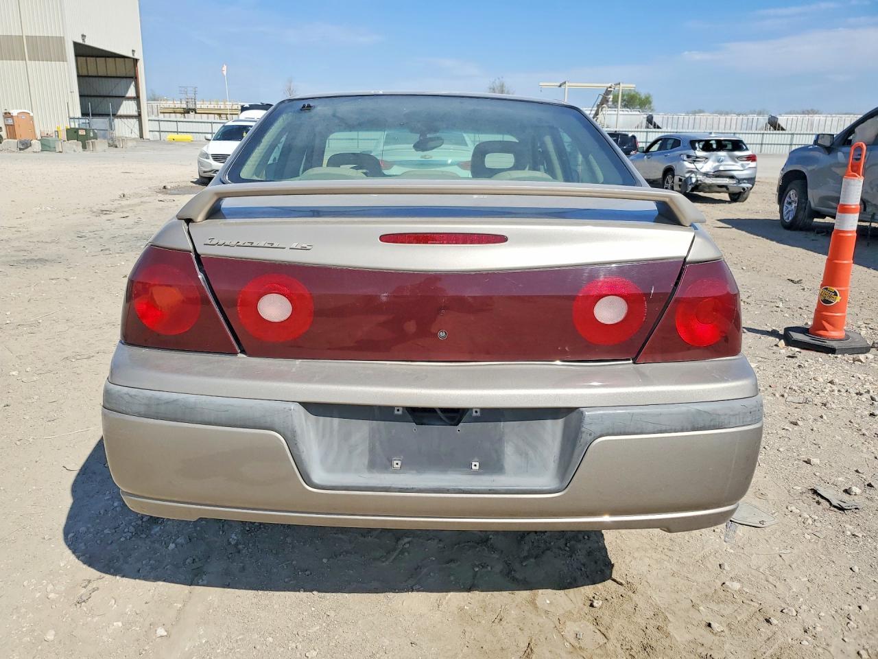 2001 Chevrolet Impala 4D - Фото 6