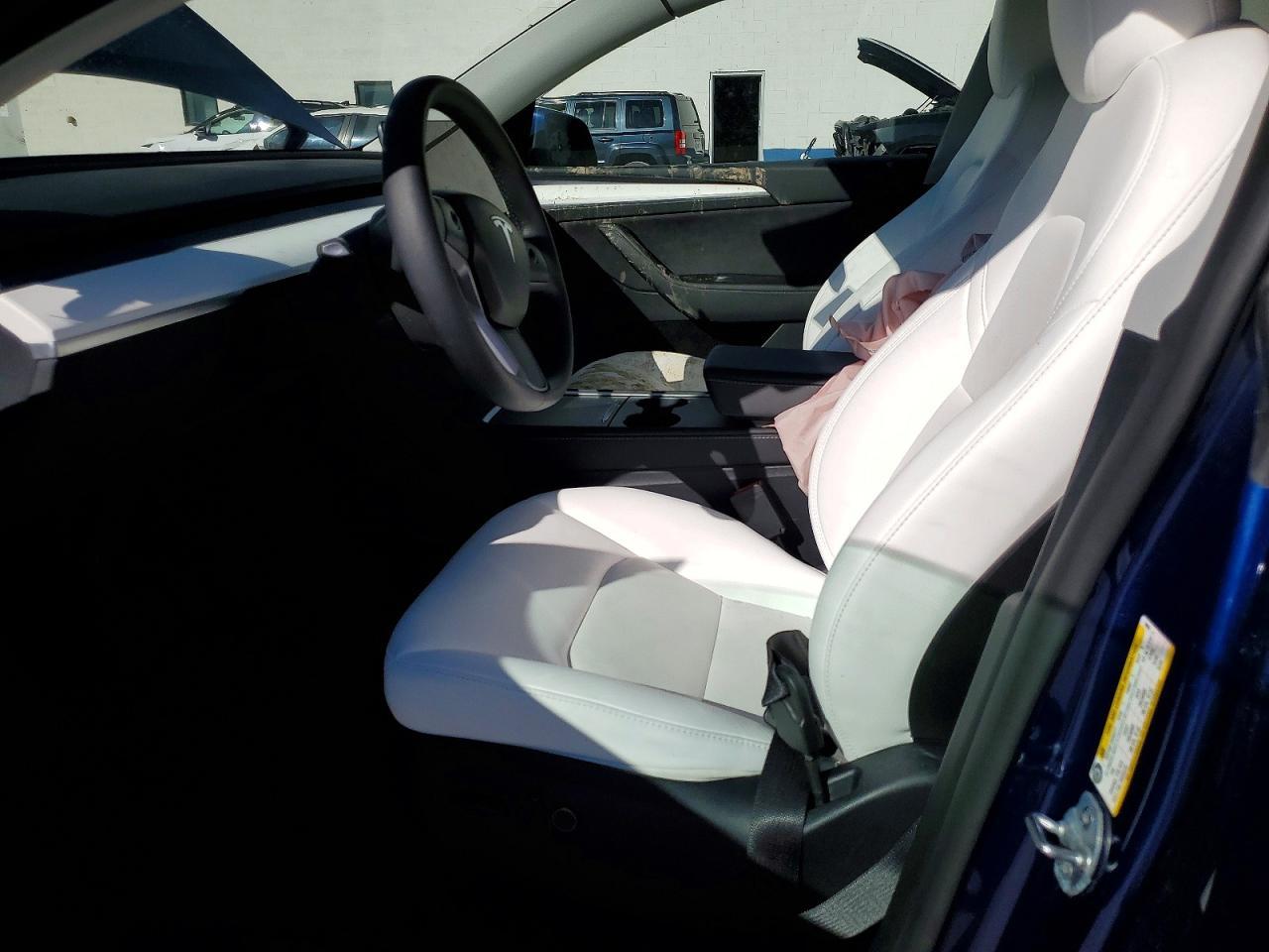 2024 Tesla Y - Фото 7