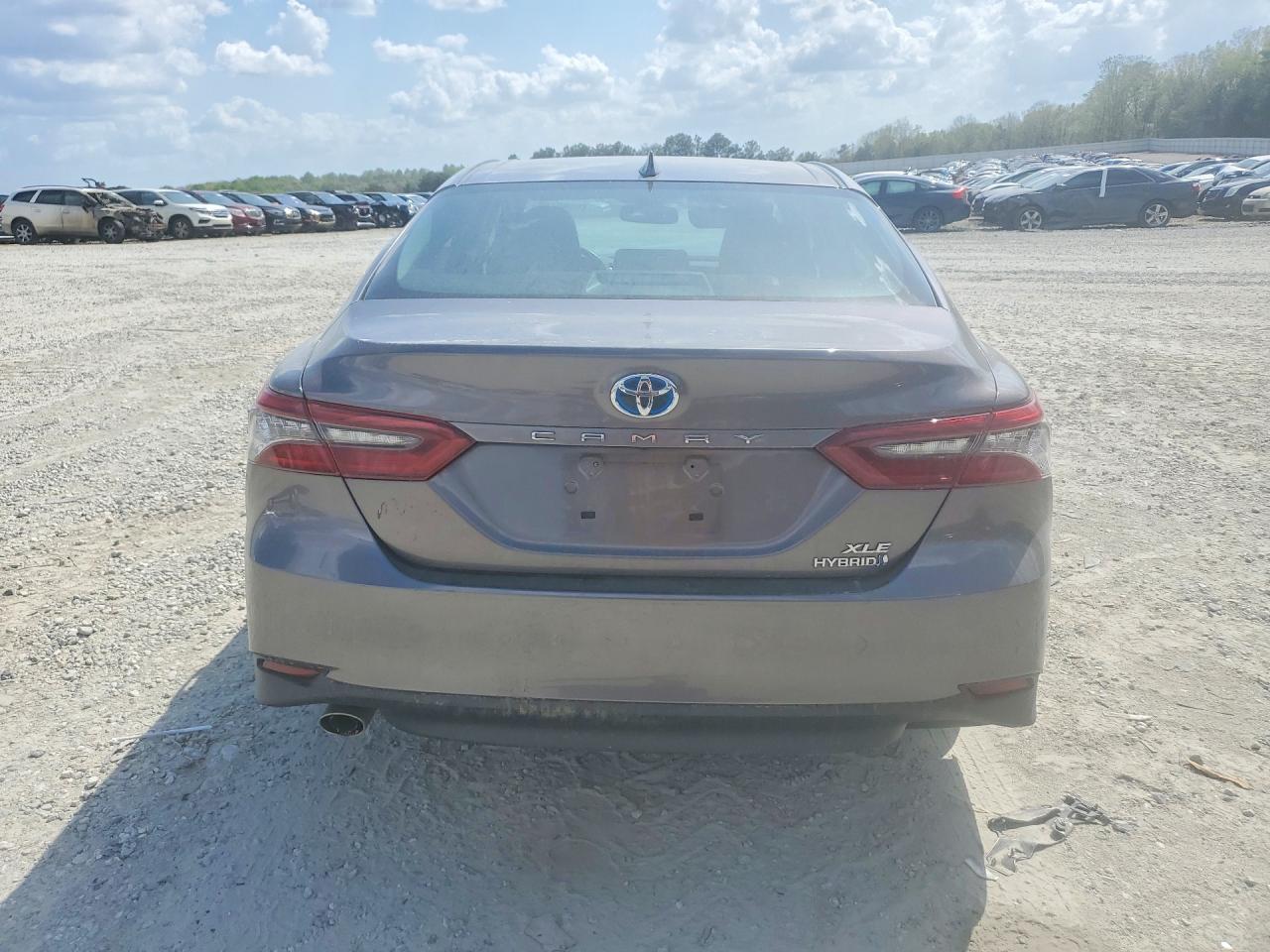 2022 Toyota Camry Hybrid Xle - Фото 6