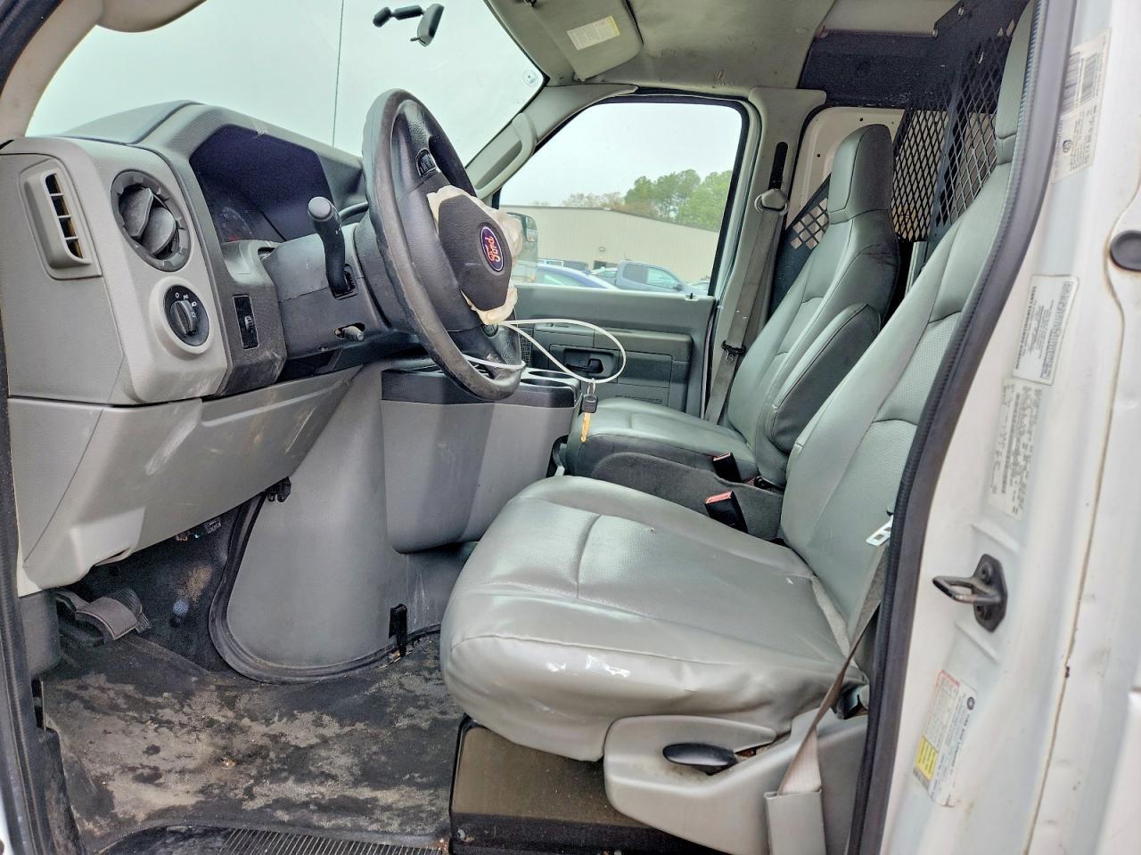 2013 Ford Econoline E250 Van - Image 7