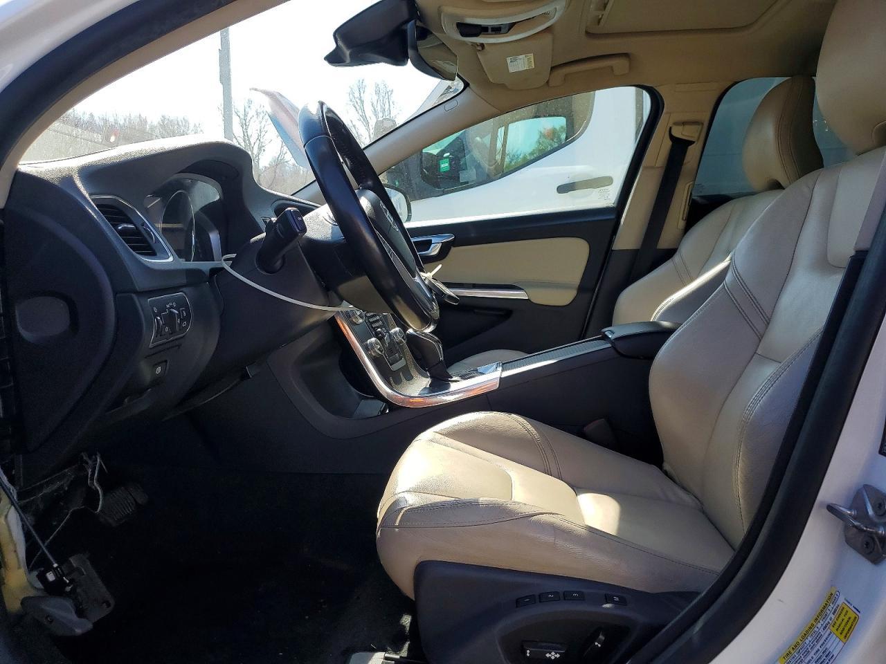 2015 Volvo V60 Cross Country Premier - Фото 7