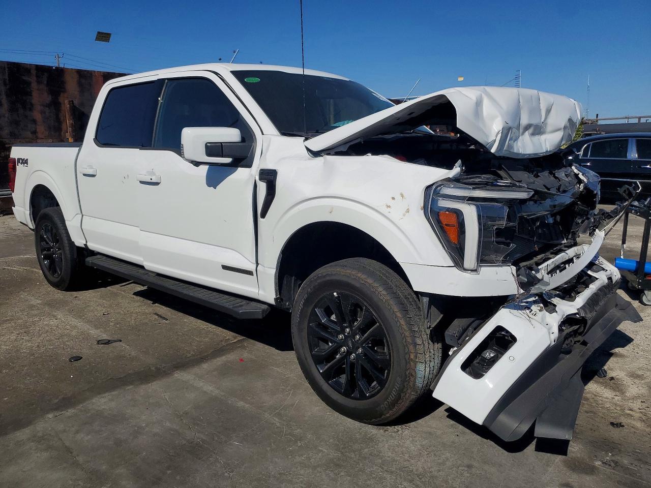 2025 Ford F150 Lariat - Image 4