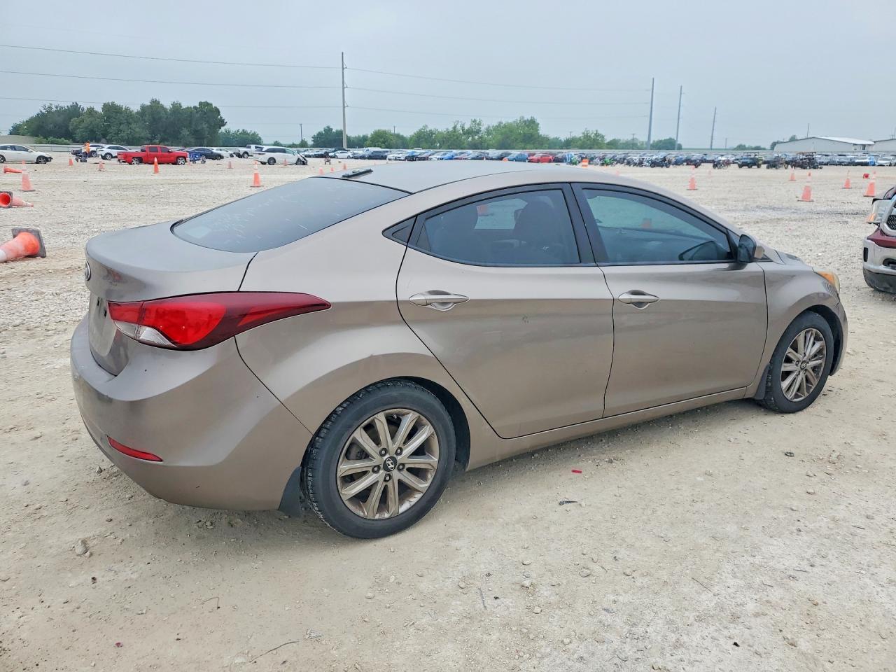 2016 Hyundai Elantra Se - Фото 3