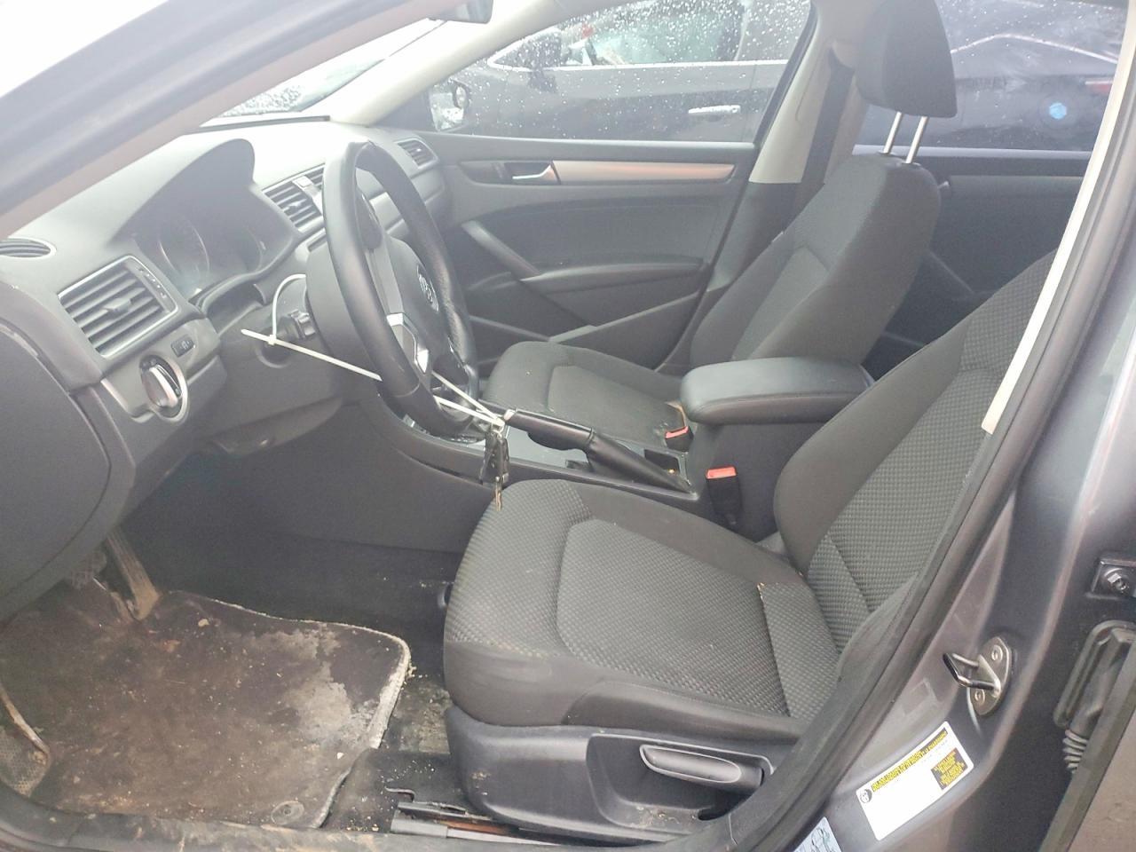 2013 Volkswagen Passat S - Image 7