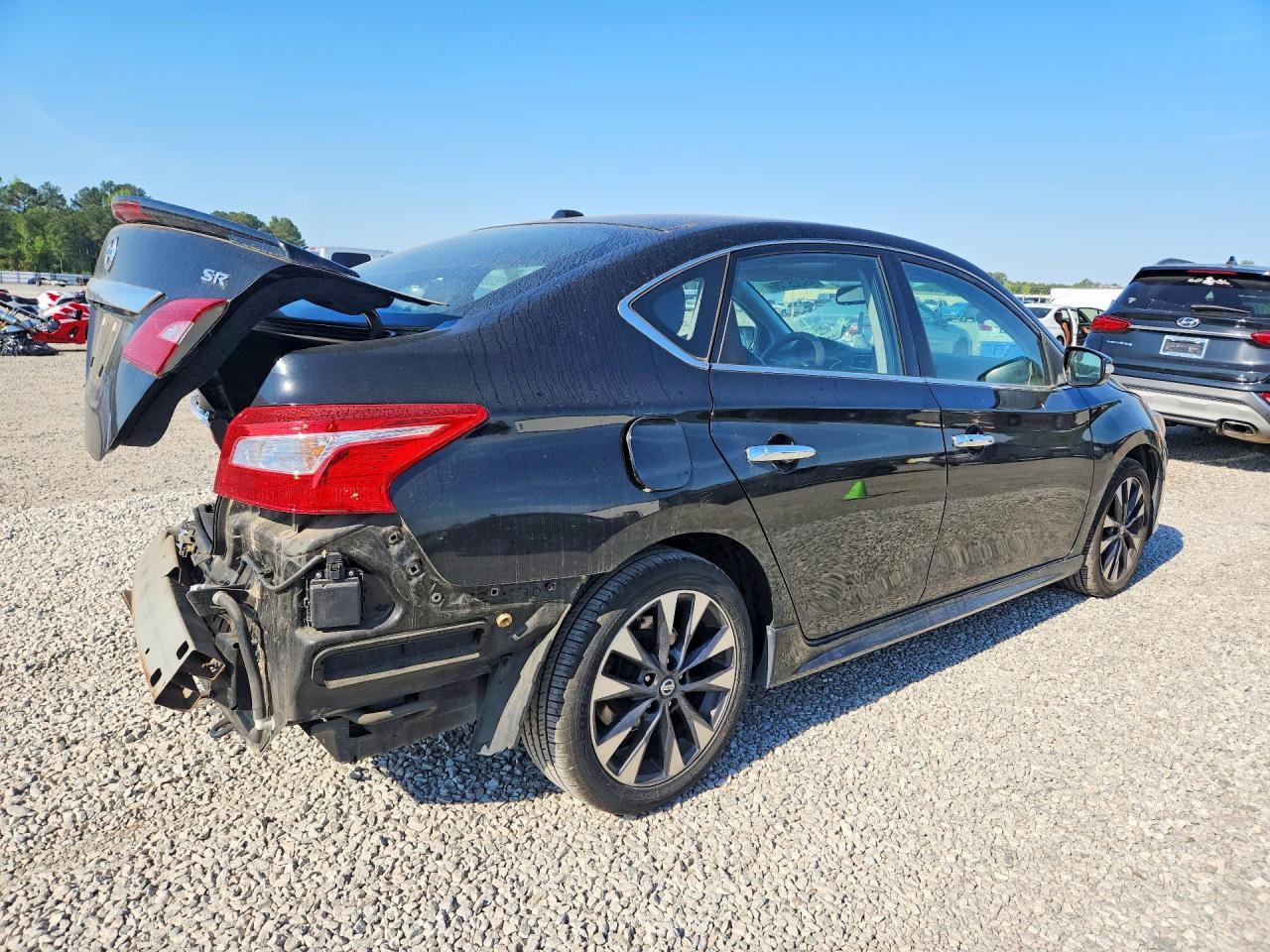 2016 Nissan Sentra Sr - Image 3